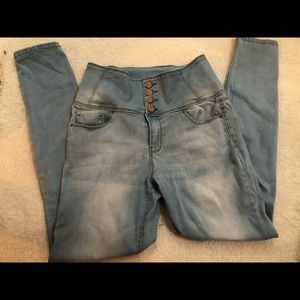 HIDE YOUR MUFFIN TOP 4-BUTTON HIGH-RISE SKINNY